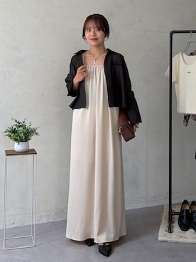 「Thevon（ゼボン）のリネン混キャミワンピース（ワンピース、ベージュ系）」を使った、mayuさん（レディース・157cm）の夏コーディネート