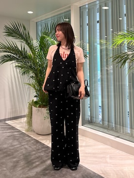 「mystic（ミスティック）の【3サイズ展開/SET UPスタイルにも◎】ビージーフラワースラックス（スラックス、ブラック系）」を使った、horieyumiさん（レディース・156cm）の春コーディネート