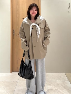 「mystic（ミスティック）の【3色展開/シワになりにくい】スタンドカラーミドルトレンチ（トレンチコート、ベージュ系）」を使った、horieyumiさん（レディース・156cm）の春コーディネート