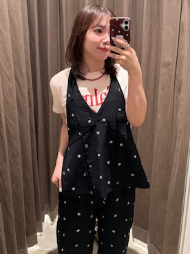 「mystic（ミスティック）の【3サイズ展開/SET UPスタイルにも◎】ビージーフラワースラックス（スラックス、ブラック系）」を使った、horieyumiさん（レディース・156cm）の春コーディネート