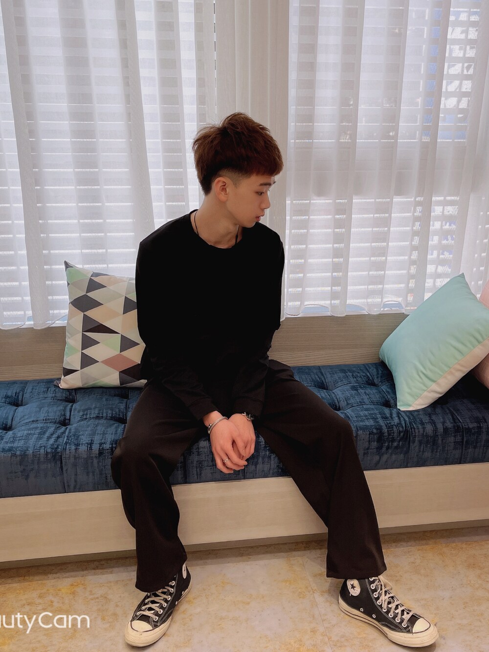 「CONVERSEのアイテム（その他シューズ、ブラック系）」を使った、jeremy19さん（メンズ・173cm）の夏コーディネートの1枚目の写真