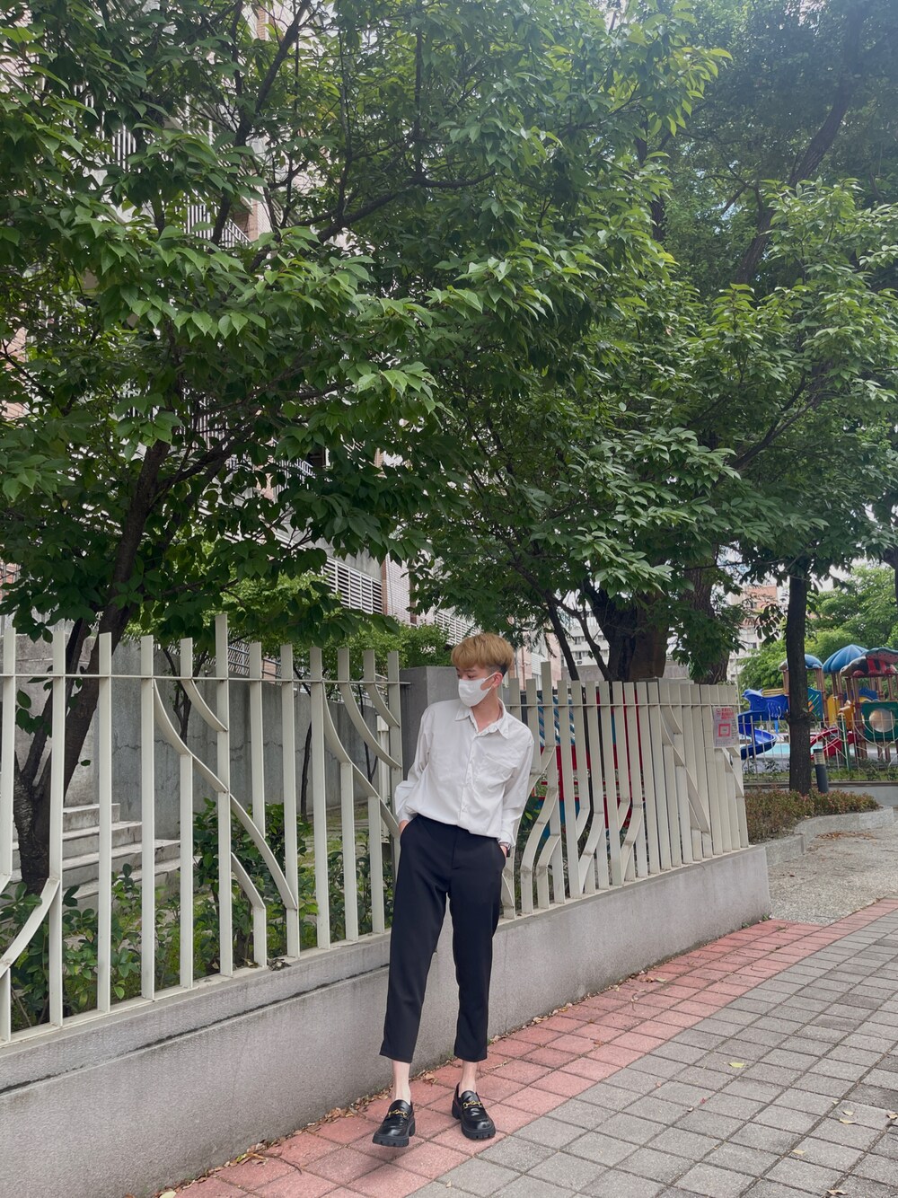 「ootd、日系極簡」｜「riverselectのアイテム（スラックス、ブラック系）」を使った、jeremy19さん（メンズ・173cm）の夏コーディネートの1枚目の写真