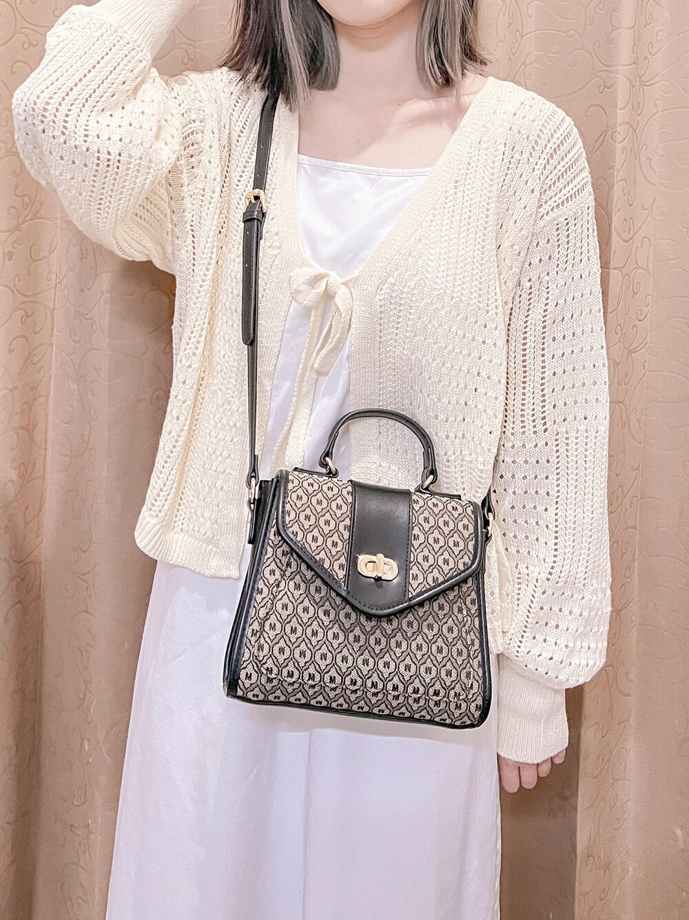 「ootd、夏、dress、洋裝、露營穿搭、camping、穿搭、outfit、コーデ」｜「MOUSSYのMONOGRAM MINI SHOULDER バッグ（ショルダーバッグ、ブラウン系）」を使った、krykimasさん（レディース・160cm）の夏コーディネートの1枚目の写真
