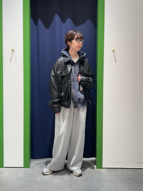 【UNISEX】アシッドウォッシュ加工ロゴジップパーカー