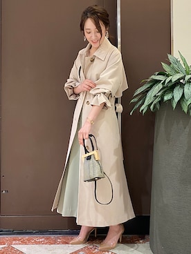 「トレンチ」｜「アイテム（アクセサリー）」を使った、村岡愛美さん（レディース・162cm）の秋コーディネート