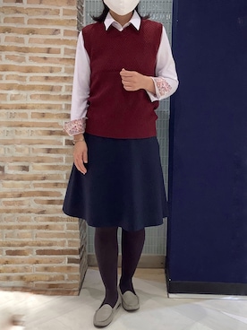 「アイテム（ベスト、レッド系）」を使った、BRICK HOUSE シャツ工房 大森アトレ店さん（レディース・157cm）の秋コーディネート