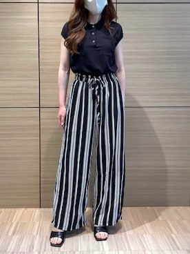 「TOKYO SHIRTS（トウキョウシャツ）のドライレーヨン 半袖 ポロ衿 プルオーバー（ニット/セーター、ブラック系）」を使った、BRICK HOUSE シャツ工房 直方イオンモール店さん（レディース・162cm）の夏コーディネート