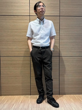 「TOKYO SHIRTS（トウキョウシャツ）の【吸水速乾】 形態安定ノンアイロン ボタンダウン 半袖ビジネスワイシャツ（ビジネスシャツ、レッド系）」を使った、BRICK HOUSE シャツ工房 直方イオンモール店さん（レディース・162cm）の夏コーディネート