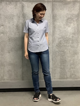 「TOKYO SHIRTS（トウキョウシャツ）の【吸水速乾】【COFREX】形態安定ノンアイロン スキッパー 半袖ビジネスワイシャツ（ビジネスシャツ、ブルー系）」を使った、SHIRTS PLAZA 天神地下街店さん（メンズ・171cm）の夏コーディネート