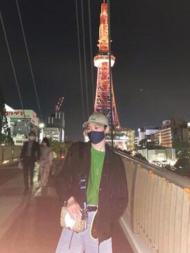 「GU（ジーユー）のアイテム（Tシャツ/カットソー、グリーン系）」を使った、エドワードさん（メンズ）の夏コーディネート