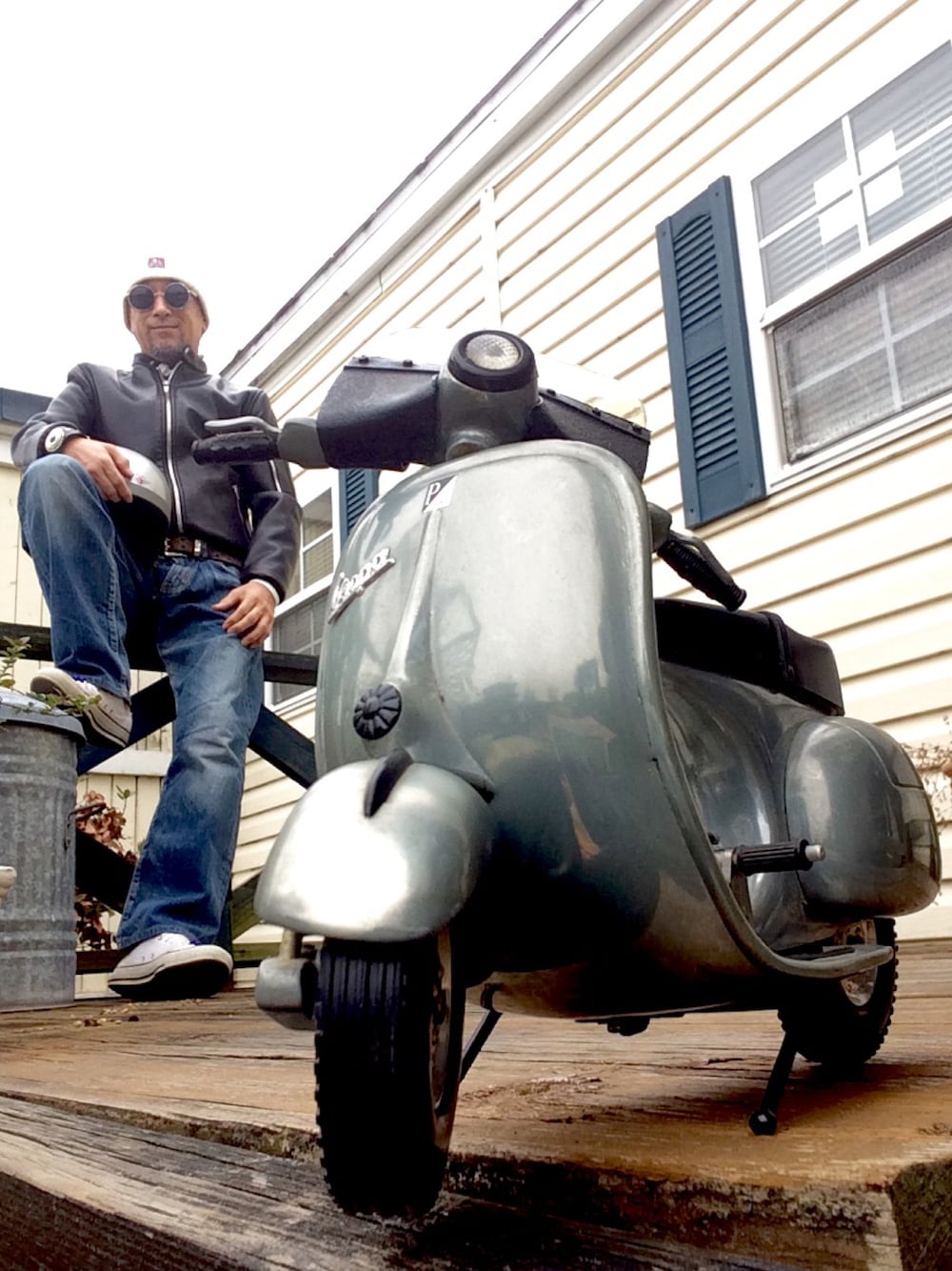 「アウトドア、アウトドアスタイル、アウトドアコーデ、vespa」｜「ZARAのアイテム（ライダースジャケット、ブラック系）」を使った、@camper_tkさん（メンズ・174cm）の秋コーディネートの1枚目の写真