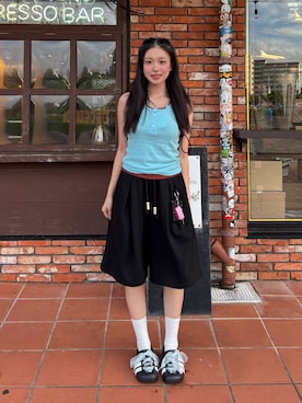「アイテム（フェイスパウダー）」を使った、ハヌルさん（レディース・165cm）の夏コーディネート
