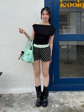 「アイテム（フェイスパウダー）」を使った、ハヌルさん（レディース・165cm）の夏コーディネート