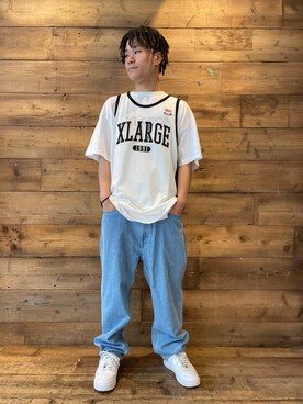 「XLARGE（エクストララージ）のEMBROIDERY DENIM PANT（デニムパンツ、ブルー系）」を使った、山下 迅さん（メンズ・173cm）の夏コーディネート