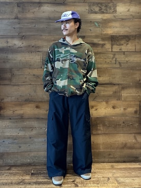 「XLARGE（エクストララージ）のREVERSIBLE CAMO ZIP HOODED SWEATSHIRT（パーカー、オレンジ系）」を使った、山下 迅さん（メンズ・173cm）の秋コーディネート