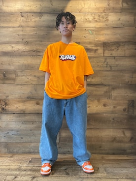 「XLARGE（エクストララージ）のDENIM WIDE EASY WORK PANTS（その他パンツ、ブルー系）」を使った、山下 迅さん（メンズ・173cm）の夏コーディネート