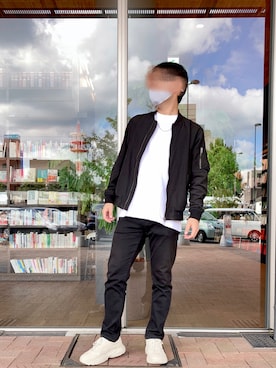「SEVENDAYS=SUNDAY（セブンデイズサンデイ）のアイテム（MA-1）」を使った、ＴＯＲＯＲＯさん（メンズ・173cm）の秋コーディネート