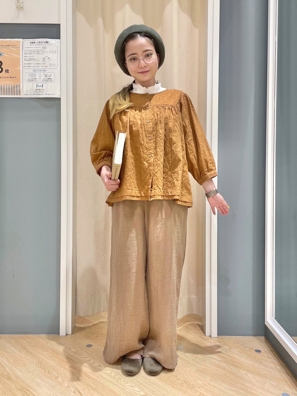 「ベレー帽、秋のコーデ、SM2、低身長、サマンサ モスモス(Samansa Mos2)、Samansa Mos2、秋先取りコーデ、秋服準備はじめました」｜「Samansa Mos2のオーバーレースブラウス（シャツ/ブラウス、オレンジ系）」を使った、堀川さんさん（レディース・146cm）の秋コーディネートの1枚目の写真