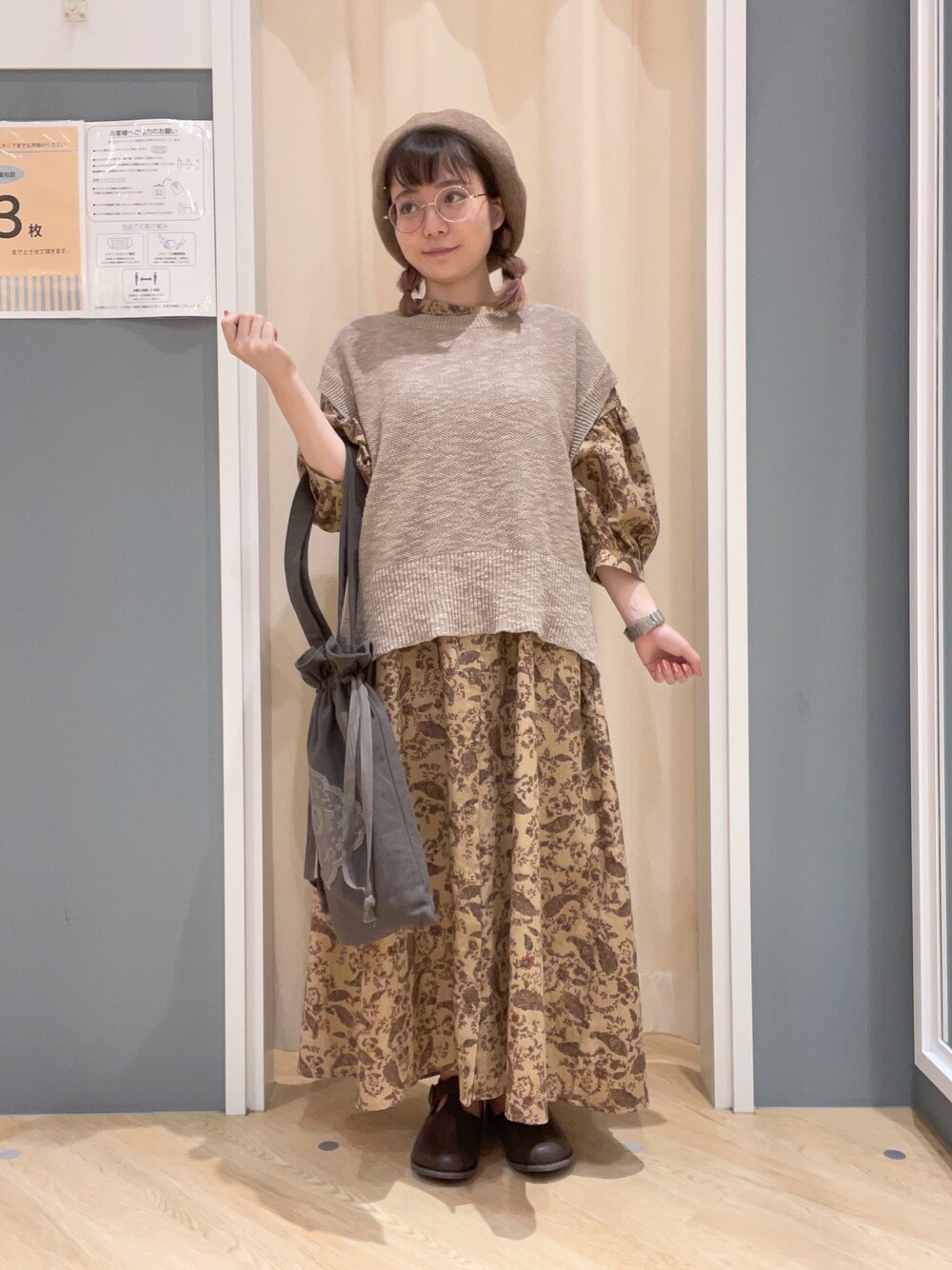 「ニット、ベレー帽、秋のコーデ、SM2、ペイズリー、低身長、サマンサ モスモス(Samansa Mos2)、サマンサモスモス、ワンピース」｜「Samansa Mos2のペイズリーフラワー柄ワンピース（ワンピース、オレンジ系）」を使った、堀川さんさん（レディース・146cm）の秋コーディネートの1枚目の写真