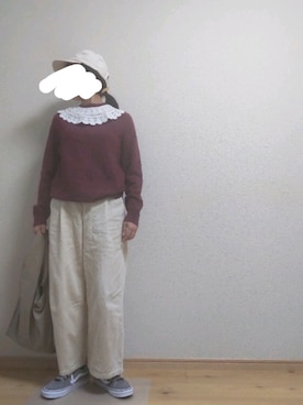 「クルーネックニット」｜「アイテム（財布/小物）」を使った、うるま　ひいろさん（レディース・152cm）の秋コーディネート