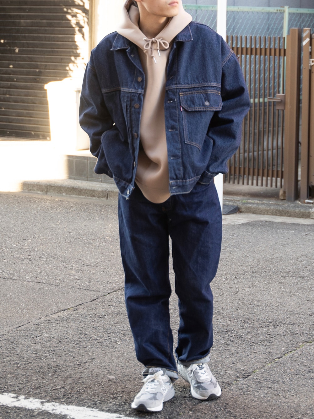 「Levi'sのSTAY LOOSE TYPE 1 デニムジャケット SHOW ME YOUR SOUL（デニムジャケット、ブルー系）」を使った、ponさん（メンズ・168cm）の冬コーディネートの1枚目の写真