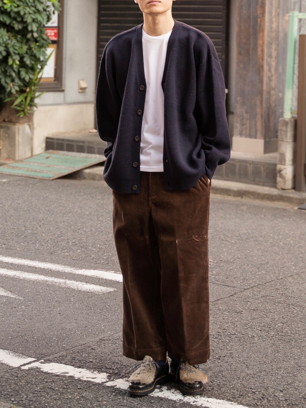 「カーディガン、コーデュロイ」｜「RUUBONの【RUUBON】rustic heavy weight cardigan / ラスティック ヘビーウエイト カーディガン（カーディガン/ボレロ、ブルー系）」を使った、ponさん（メンズ・168cm）の秋コーディネートの1枚目の写真