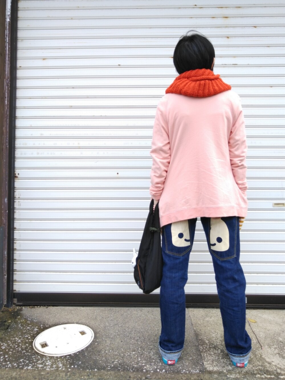 CUNEのデニムパンツを使ったレディース人気ファッションコーディネート