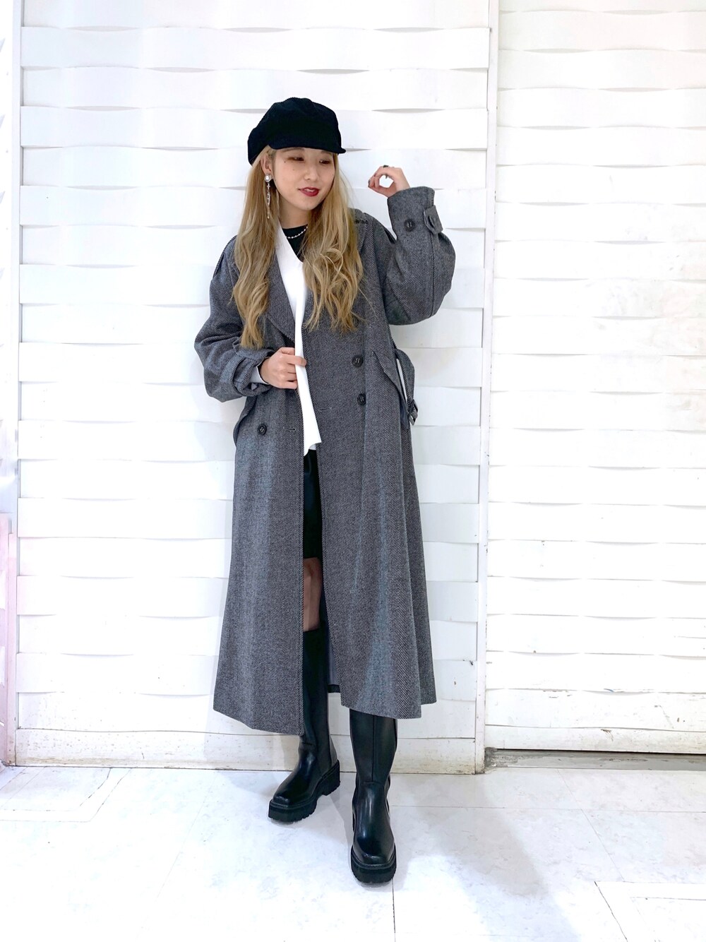 「秋コーデ、休日コーデ、シンプルコーデ、オトナ女子、秋冬コーデ、PAGEBOY、ロングブーツ、モード、ショートパンツ、ニット、レイヤードスタイル、キャスケット、キレイめ」｜「PAGEBOYのクラシックロングブーツ（ブーツ、ブラック系）」を使った、migeruさん（レディース・160cm）の秋コーディネートの1枚目の写真