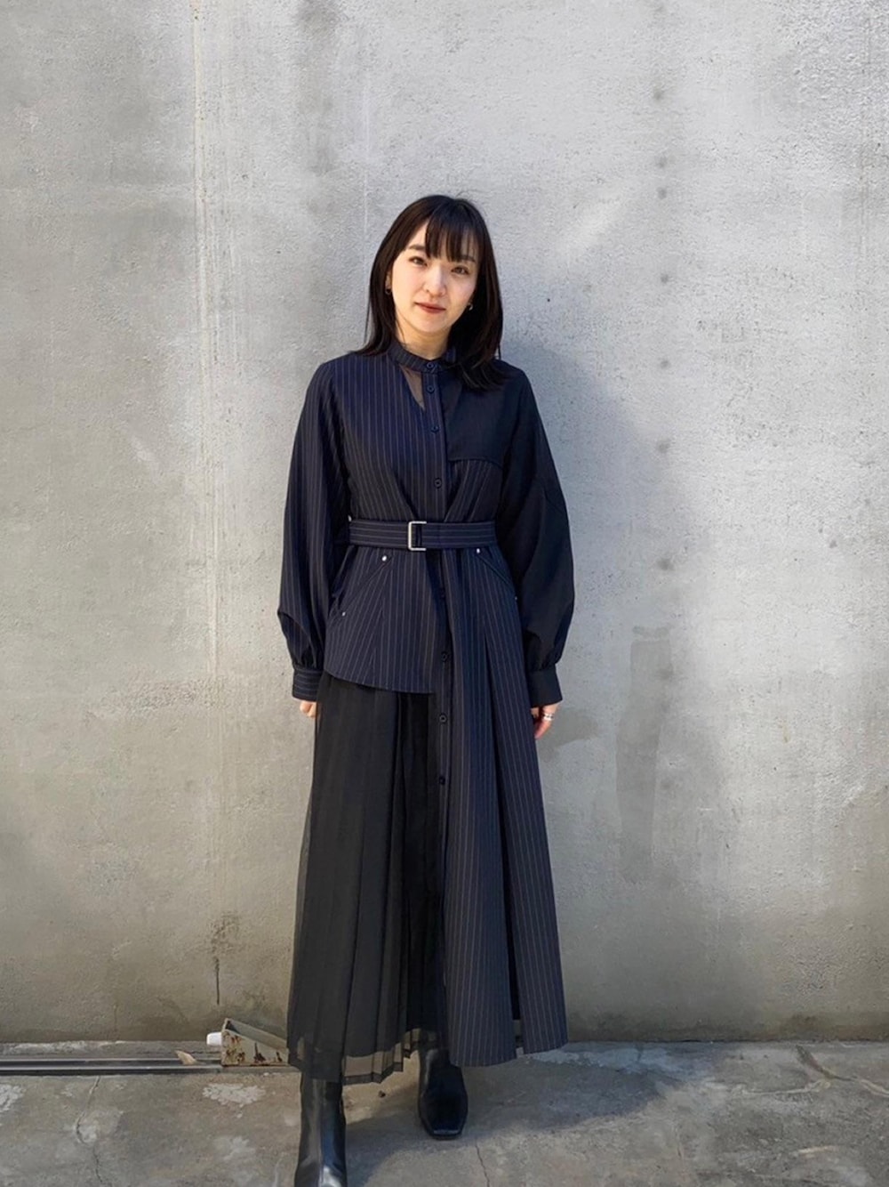 「UNITED TOKYOのコントラデプリーツシャツワンピース（シャツワンピース、ブルー系）」を使った、UNITED TOKYO STAFFさん（レディース・150cm）の春コーディネートの1枚目の写真