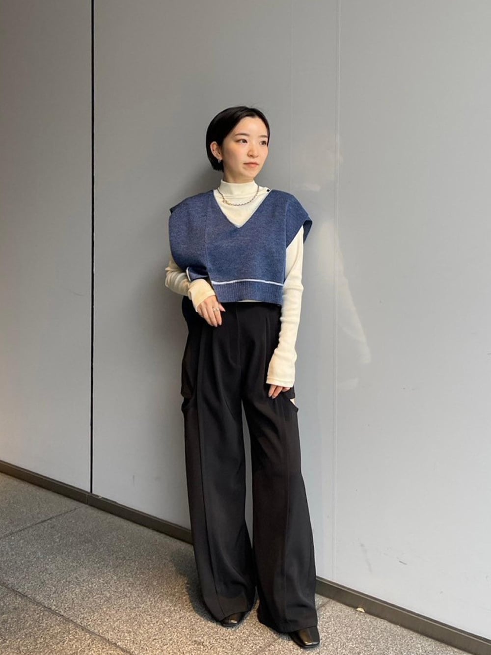 「UNITED TOKYOのソフトタッチロングスリーブトップス-ウォッシャブル-（Tシャツ/カットソー、ホワイト系）」を使った、UNITED TOKYO STAFFさん（レディース・150cm）の秋コーディネートの1枚目の写真