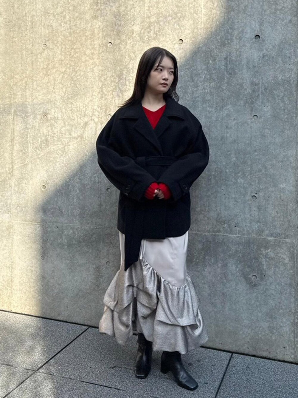 「UNITED TOKYOのワイドラペルショートコート（その他アウター、ブラック系）」を使った、UNITED TOKYO STAFFさん（レディース・163cm）の秋コーディネートの1枚目の写真