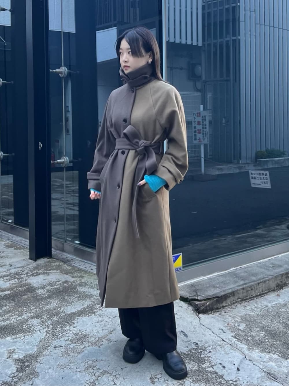 「UNITED TOKYOの2wayステンコート（ステンカラーコート、その他）」を使った、UNITED TOKYO STAFFさん（レディース・163cm）の冬コーディネートの1枚目の写真
