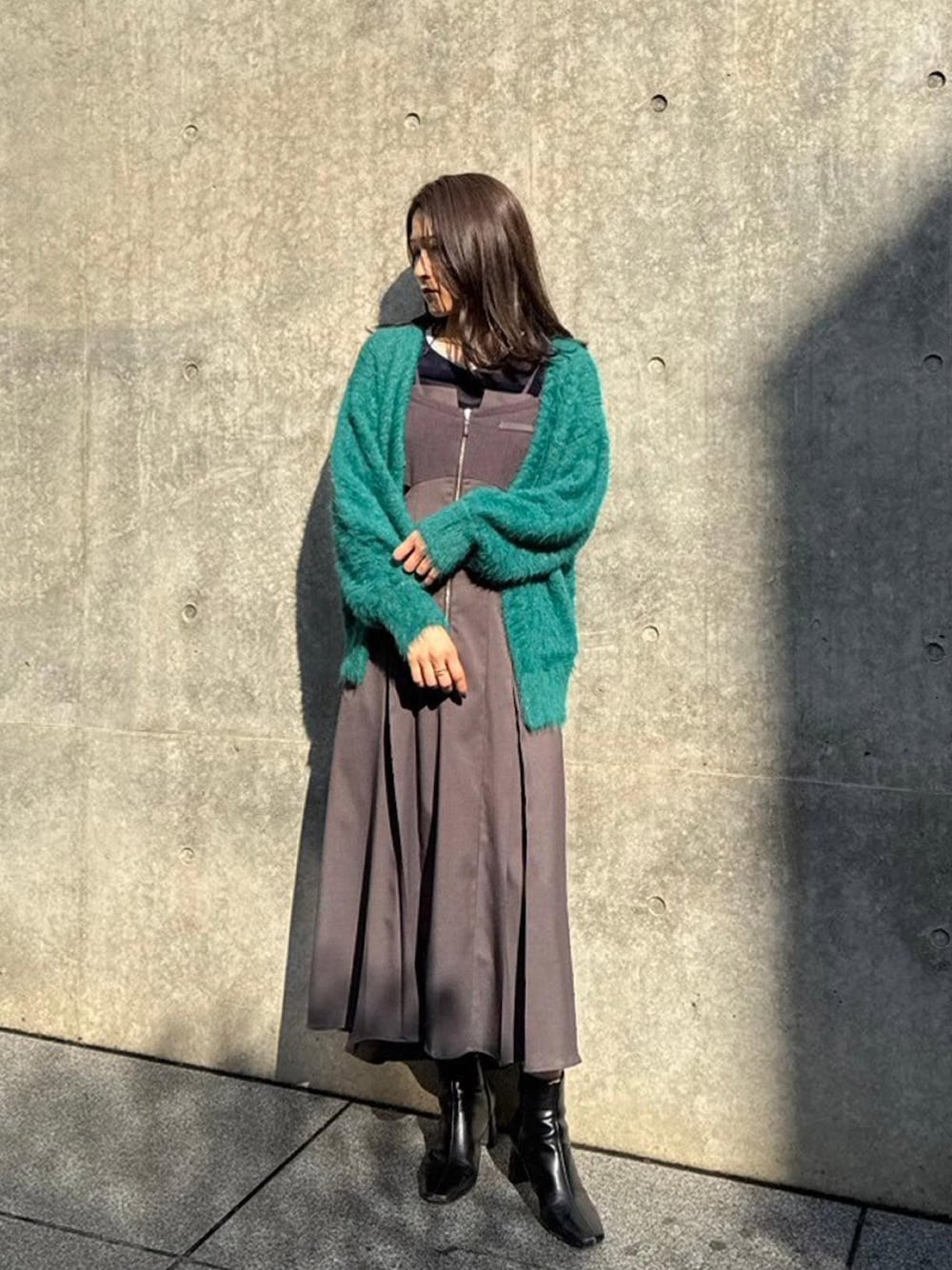 「UNITED TOKYOのシャギーモヘアカーディガン（カーディガン/ボレロ、グリーン系）」を使った、UNITED TOKYO STAFFさん（レディース・158cm）の秋コーディネートの1枚目の写真