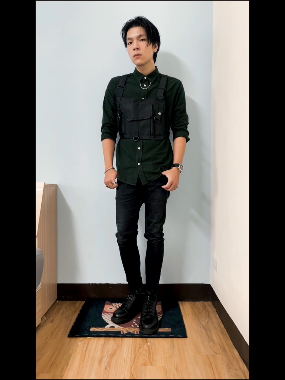 「秋服準備はじめました、機能性、秋」｜「H&Mのアイテム（トップス、グリーン系）」を使った、Chow Hingさん（メンズ・170cm）の夏コーディネートの1枚目の写真