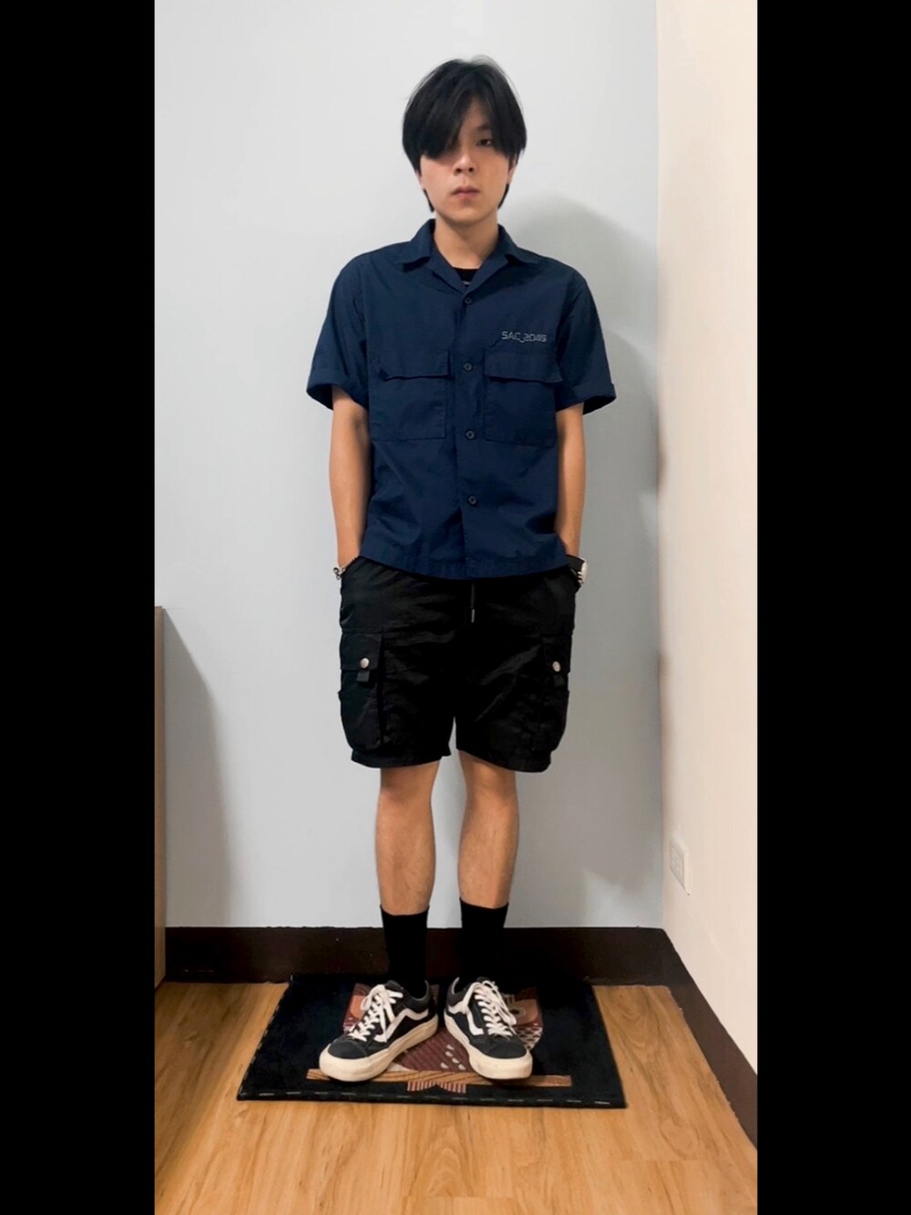 「夏、街頭穿搭」｜「GUのアイテム（ジャケット/アウター、ブルー系）」を使った、Chow Hingさん（メンズ・170cm）の夏コーディネートの1枚目の写真