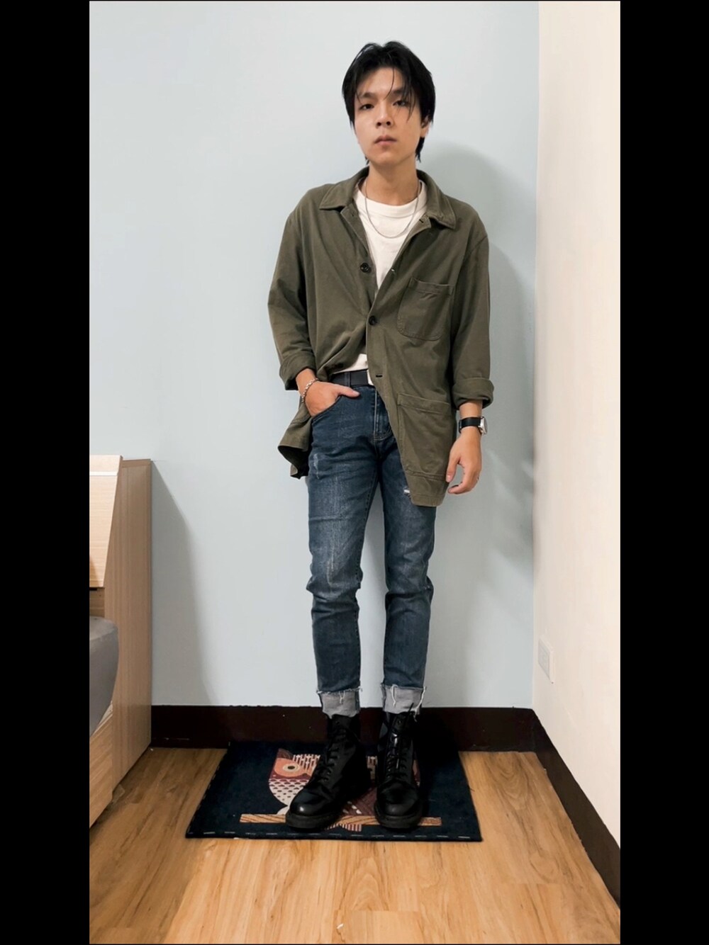 「秋服準備はじめました、秋、復古、男友風、阿美咔嘰、日系極簡」｜「UNIQLOのアイテム（ジャケット/アウター、グリーン系）」を使った、Chow Hingさん（メンズ・170cm）の夏コーディネートの1枚目の写真