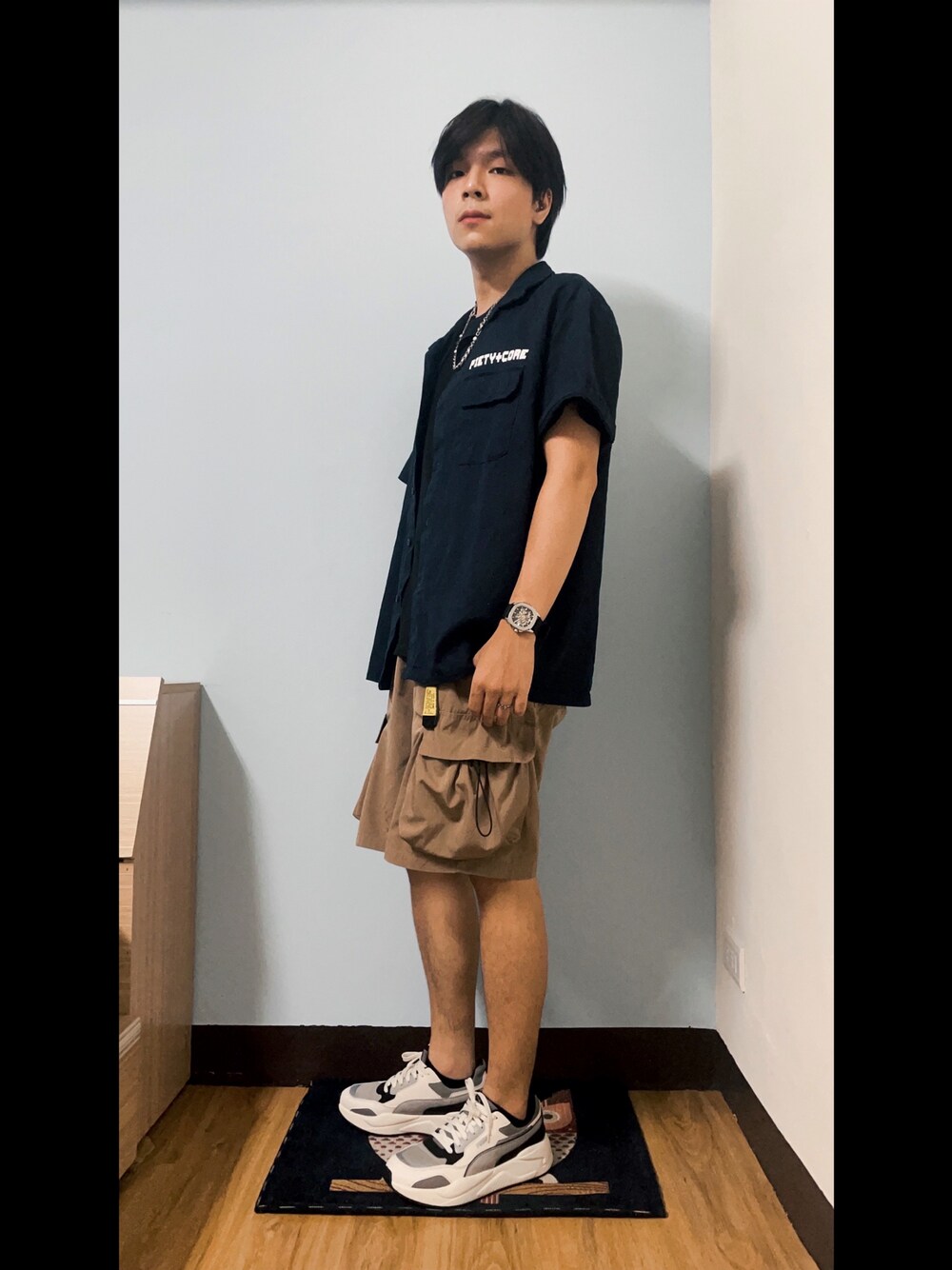 「夏、街頭穿搭、日系極簡」｜「網購のアイテム（アンサンブル、ブルー系）」を使った、Chow Hingさん（メンズ・170cm）の夏コーディネートの1枚目の写真
