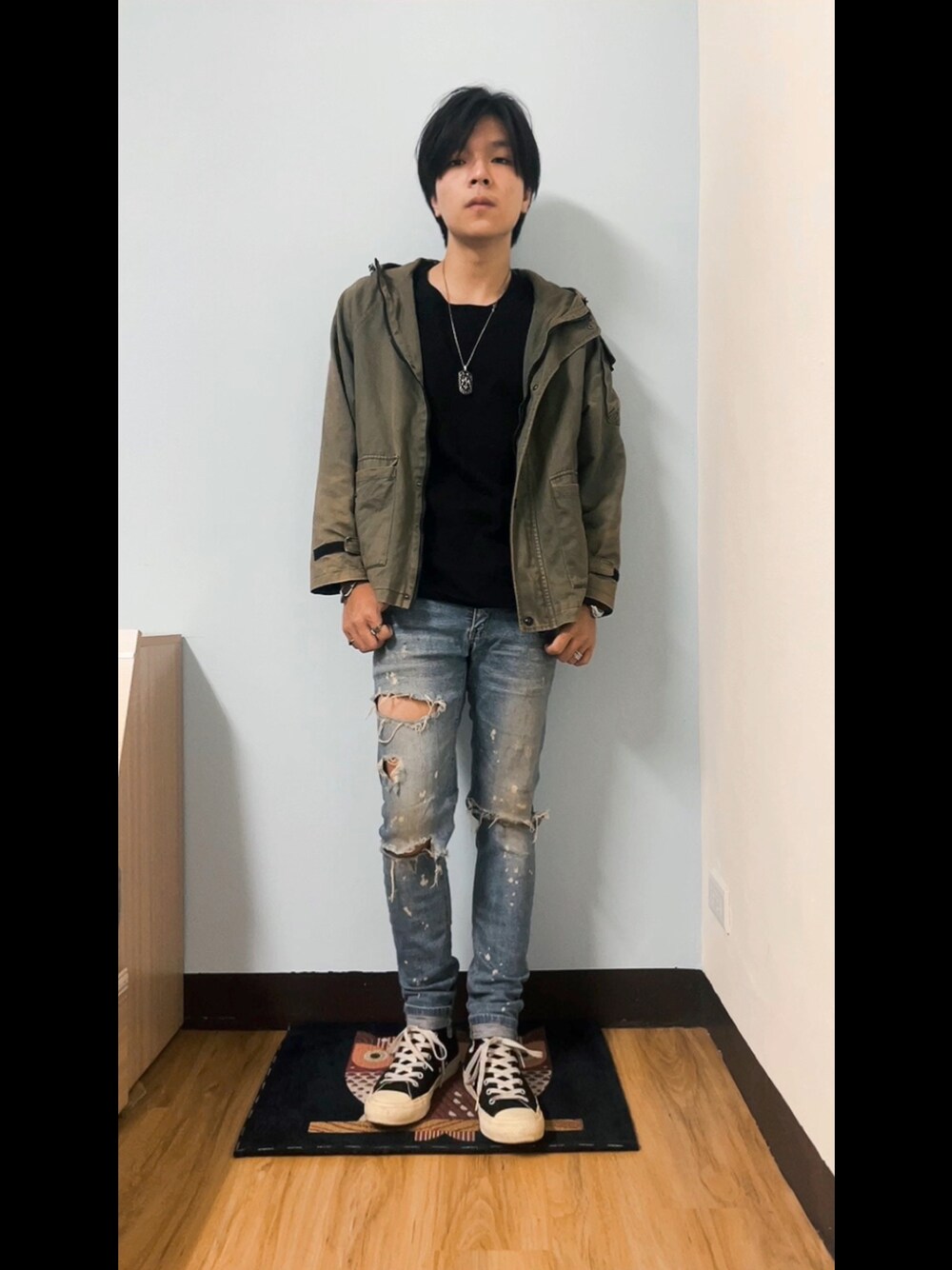 「街頭穿搭、日系極簡」｜「網購のアイテム（ジャケット/アウター、グリーン系）」を使った、Chow Hingさん（メンズ・170cm）の夏コーディネートの1枚目の写真