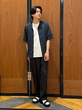 「URBAN RESEARCH DOORS（アーバンリサーチドアーズ）の『UR TECH』 サマシェア ニットカーディガン（カーディガン/ボレロ、ブルー系）」を使った、キムラさん（メンズ・177cm）の春コーディネート