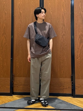 「URBAN RESEARCH DOORS（アーバンリサーチドアーズ）のMarmot　別注MMW S/S Tee（Tシャツ/カットソー、ブラウン系）」を使った、キムラさん（メンズ・177cm）の春コーディネート