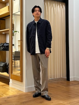 「URBAN RESEARCH DOORS（アーバンリサーチドアーズ）の『別注』Marmot×DOORS　COACH SHIRTS JACKET（テーラードジャケット、ブルー系）」を使った、キムラさん（メンズ・177cm）の春コーディネート