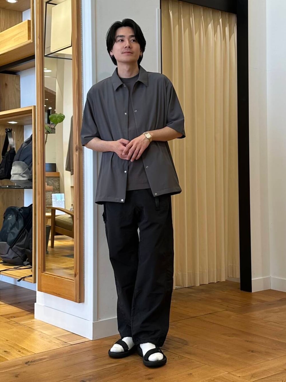 「シンプル、大人カジュアル、カジュアル、モノトーン、urbanresearchdoors、スポーツミックス、カジュアルコーデ、シンプルコーデ、ootd、newarrival、休日スタイル、フェスコーデ、URTECH、サンダルコーデ、旅行コーデ」｜「FORK&SPOONのFORK&SPOON　The Blues Brothers T-shirts（Tシャツ/カットソー、グレー系）」を使った、キムラさん（メンズ・177cm）の春コーディネートの1枚目の写真