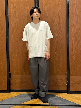 「URBAN RESEARCH DOORS（アーバンリサーチドアーズ）の『別注』KEEN×DOORS　DRY TECH LOGO T-SHIRTS（Tシャツ/カットソー、ホワイト系）」を使った、キムラさん（メンズ・177cm）の夏コーディネート