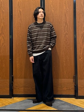 「URBAN RESEARCH DOORS（アーバンリサーチドアーズ）の『UR TECH』200日ニット クルーネック 26AW（ニット/セーター、ブラウン系）」を使った、キムラさん（メンズ・177cm）の秋コーディネート