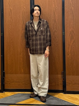 「URBAN RESEARCH DOORS（アーバンリサーチドアーズ）のDANTON　WORK SHIRTS（シャツ/ブラウス、ブラウン系）」を使った、キムラさん（メンズ・177cm）の夏コーディネート