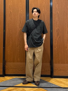 「URBAN RESEARCH DOORS（アーバンリサーチドアーズ）のFORK&SPOON 　クリンクルワイドパンツ（その他パンツ、ベージュ系）」を使った、キムラさん（メンズ・177cm）の春コーディネート