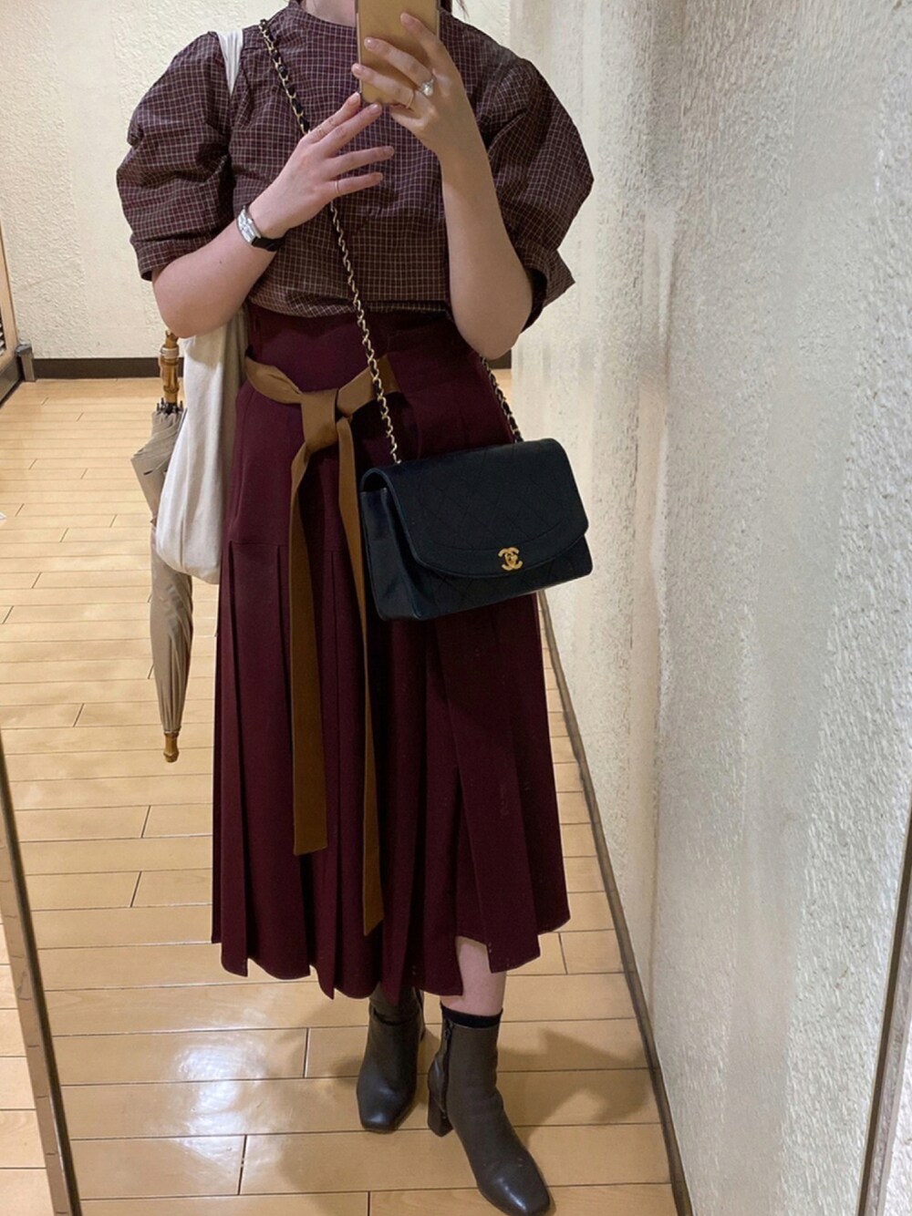 「ラブアンドピース2021、秋服、低身長コーデ、休日スタイル、ootd、LECIELBLEU、chanel、DIANA、utatane、tiffany&co」｜「LE CIEL BLEUのPleated Wrap Effect Skirt（スカート、レッド系）」を使った、yurinakoさん（レディース・156cm）の秋コーディネートの1枚目の写真
