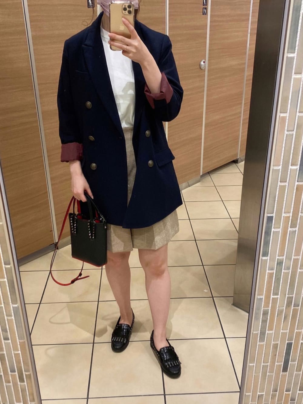 「ジャケット、UNIQLO、秋のコーデ、ootd、DIANA、Christian Louboutin、ROSE BUD、INEDCLARO」｜「DIANAのアイテム（ローファー、ブラック系）」を使った、yurinakoさん（レディース・156cm）の秋コーディネートの1枚目の写真