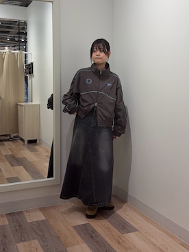 「Reebok（リーボック）の【Reebok】ナイロンブルゾン（ブルゾン、グレー系）」を使った、みおさん（レディース・156cm）の春コーディネート