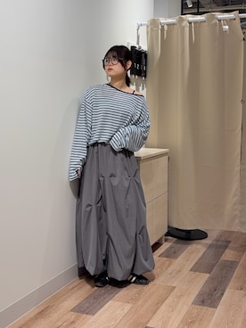 「CPCM（シーピーシーエム）のスラブシアーワンショルロンT（Tシャツ/カットソー、ブルー系）」を使った、みおさん（レディース・156cm）の春コーディネート
